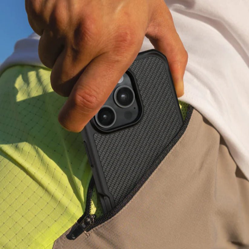 Case ItSkins Ballistic R Nylon para iPhone 16 Pro con Magsafe - Negro