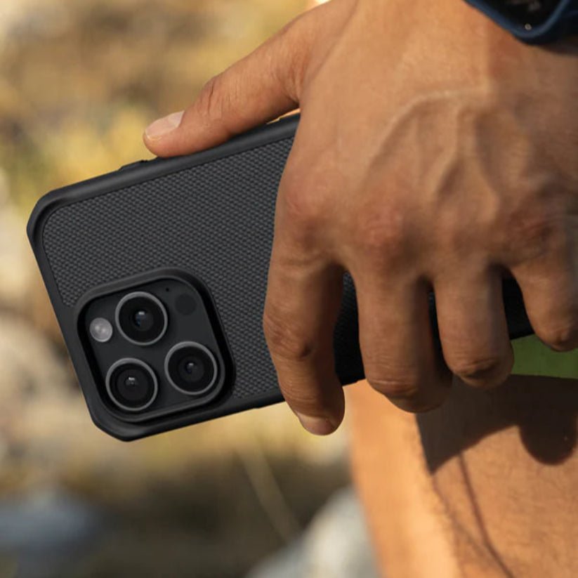 Case ItSkins Ballistic R Nylon para iPhone 16 Pro con Magsafe - Negro