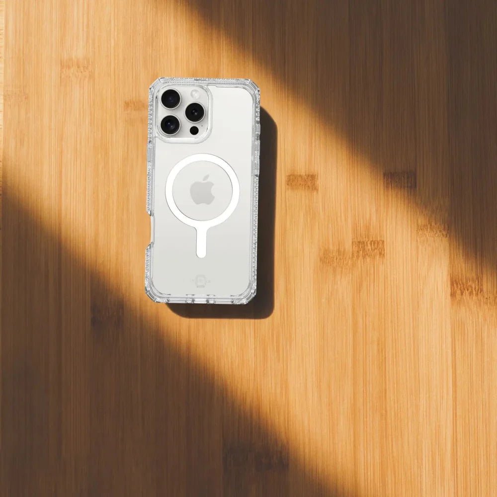 Case ItSkins para iPhone 16 Pro con Magsafe - Transparente