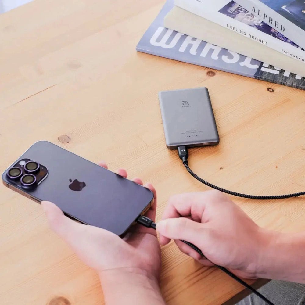 Batería portátil con cargador margético Adam Elements GRAVITY C5 - 5000mAh - Gris