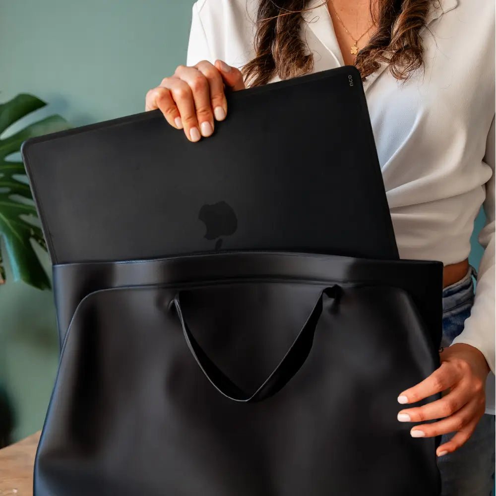 Hardcase NCO Shock para Macbook Air M2/M3 13.6 - Negro