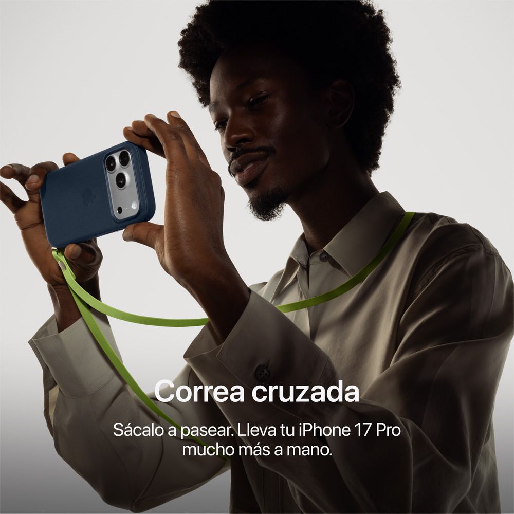 iPhone_17_Pro_Max_Silver_PDP_Image_Position_10__LAES