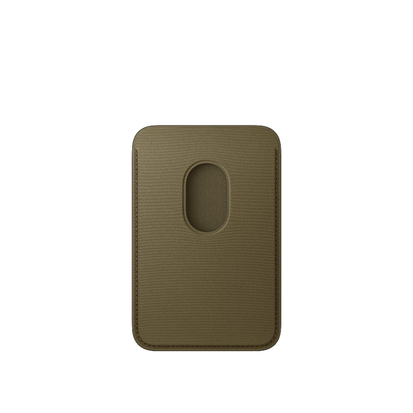 Cartera_de_FineWoven_con_MagSafe_para_el_iPhone_Color_Oliva_Oscuro_Imagen_posicion_2_iShop_Peru