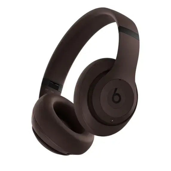 Auriculares Beats Studio Pro Inalámbricos Marrón Oscuro iShop Perú